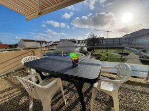 Appartement 3 pièces avec balcon, piscine collective et parking proche océan à Saint-Hilaire-de-Riez - FR-1-224C-250